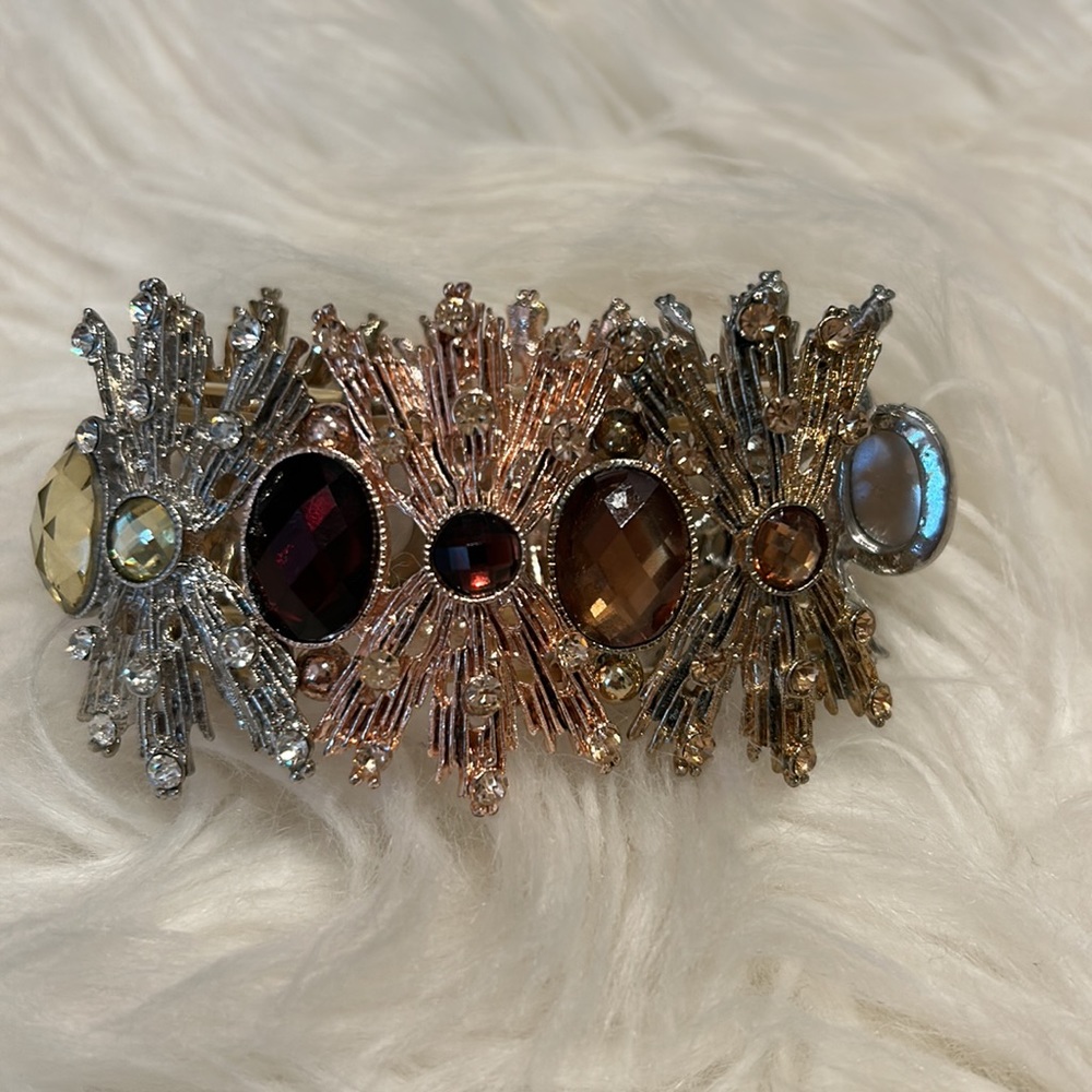 Francesca’s STATEMENT PIECE! Bracelet - Picture 2 of 4